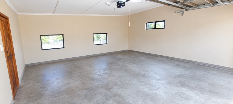 4 Bedroom Property for Sale in Beacon Bay Eastern Cape